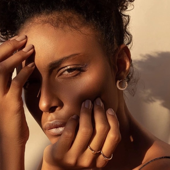 GOLD 18k Plated Rhinestone Oval Hoop Earrings - Picture 3 of 3